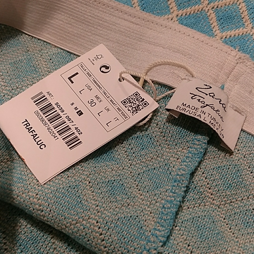 Zara Baby Blue Patterned Mini - Picture 3 of 3